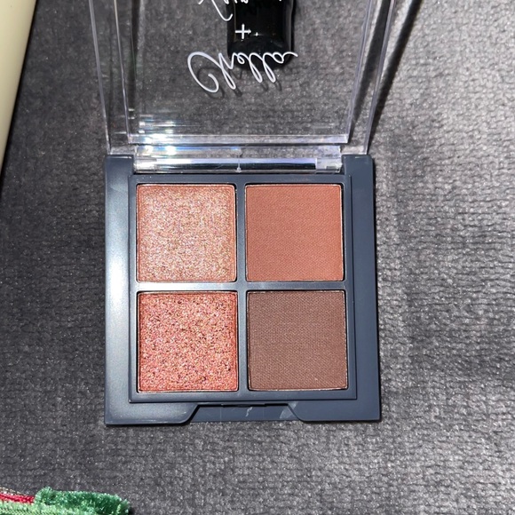 Makeup Bundle - Picture 2 of 5